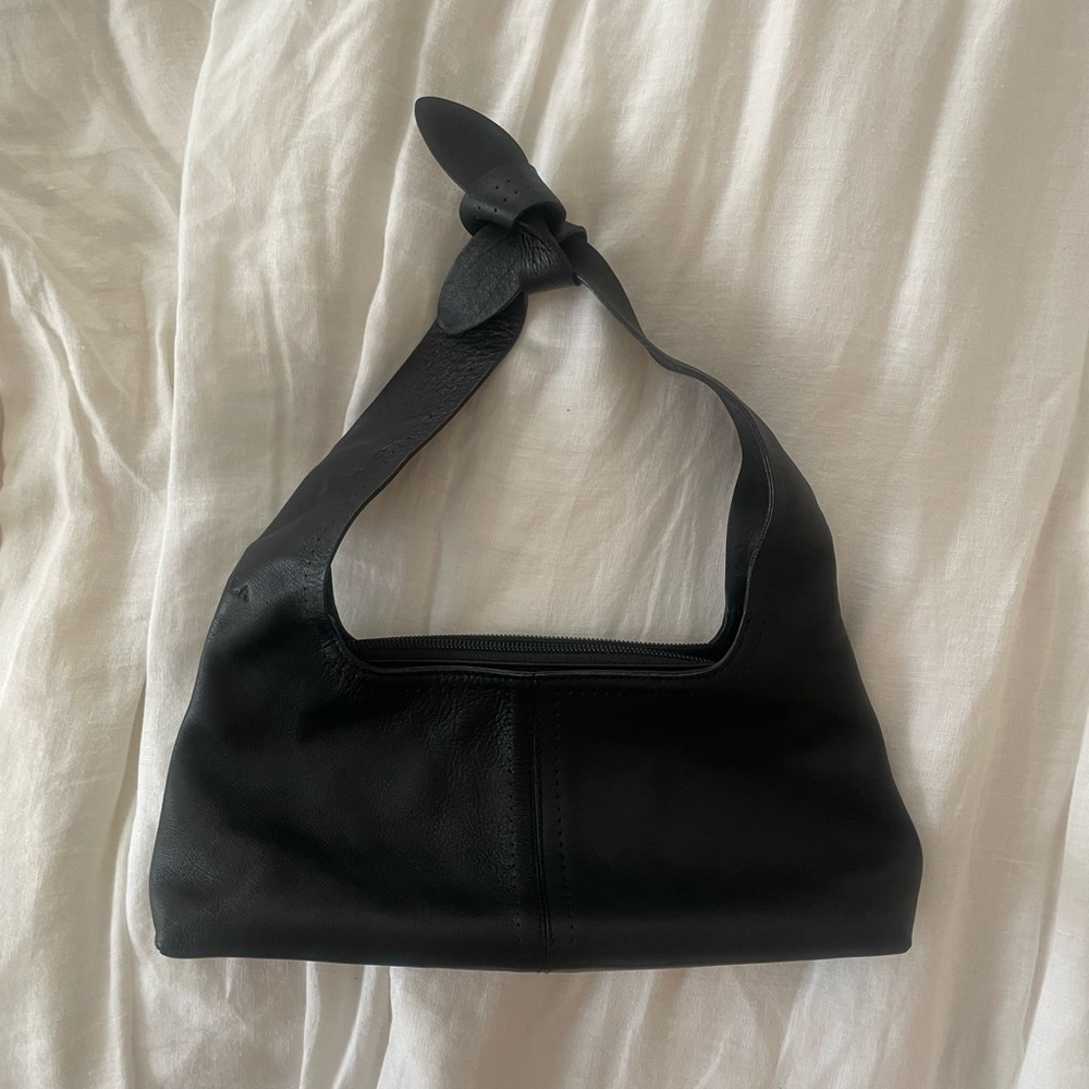 LA FURLA made in Italy leather shoulder bag purse